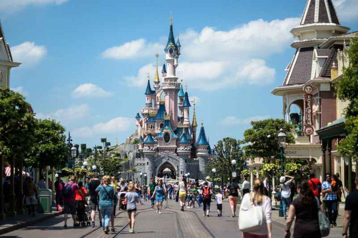 Vrouw klaagt Disneyland aan voor duizelingwekkende achtbaan