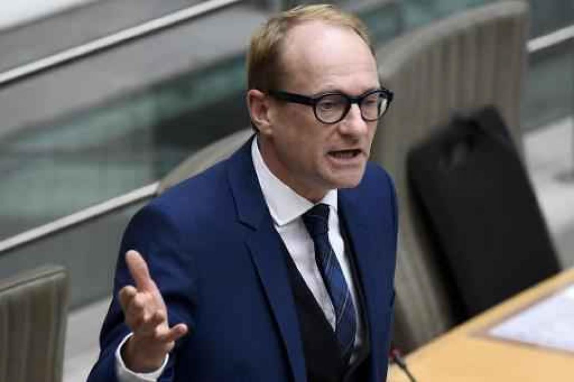 Weyts: "Laat gewesten vluchten boven hun grondgebied spreiden"
