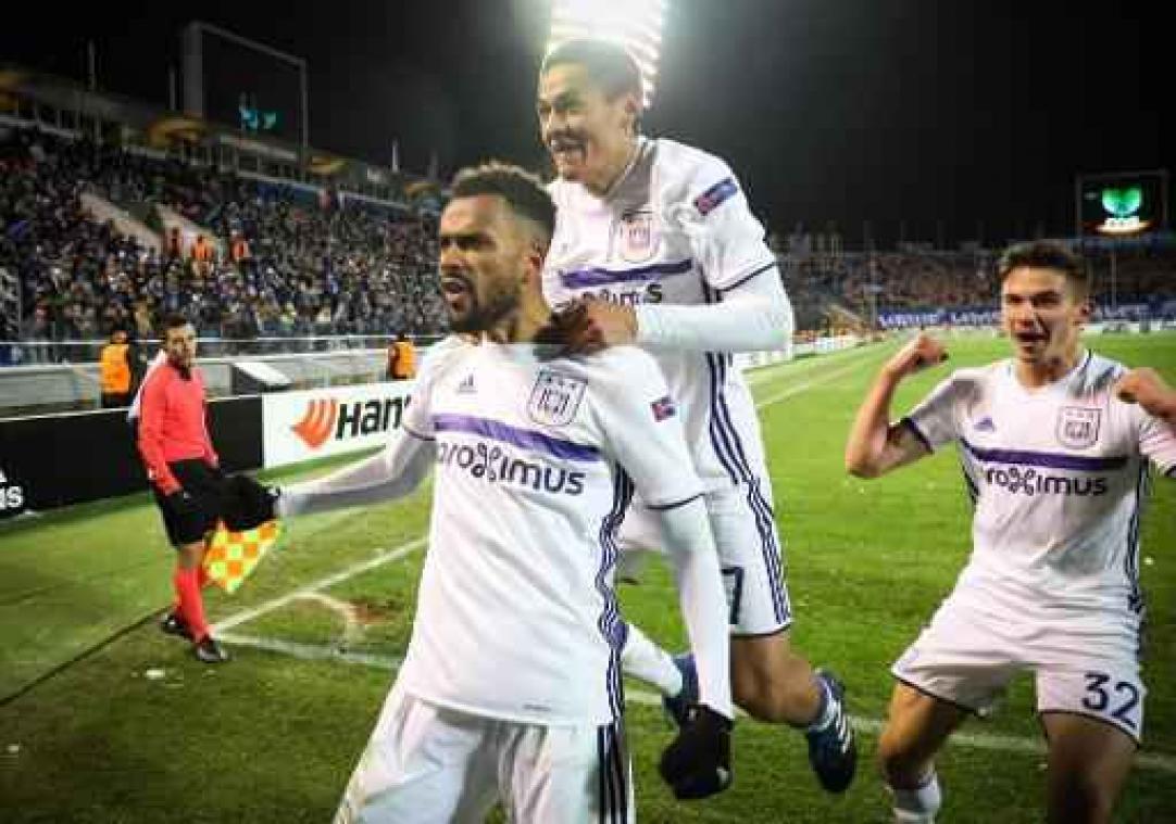 Europa League - Late goal van Thelin bezorgt Anderlecht plaats in achtste finales