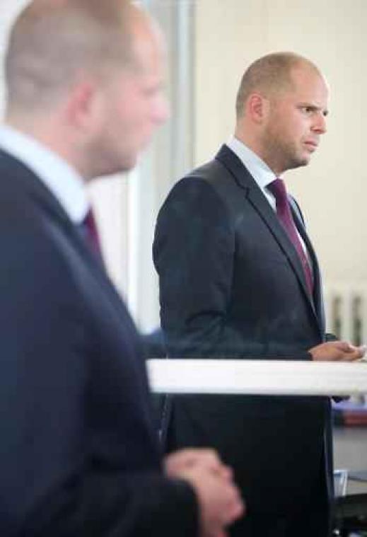 Francken wil sancties voor advocaten die procedures misbruiken