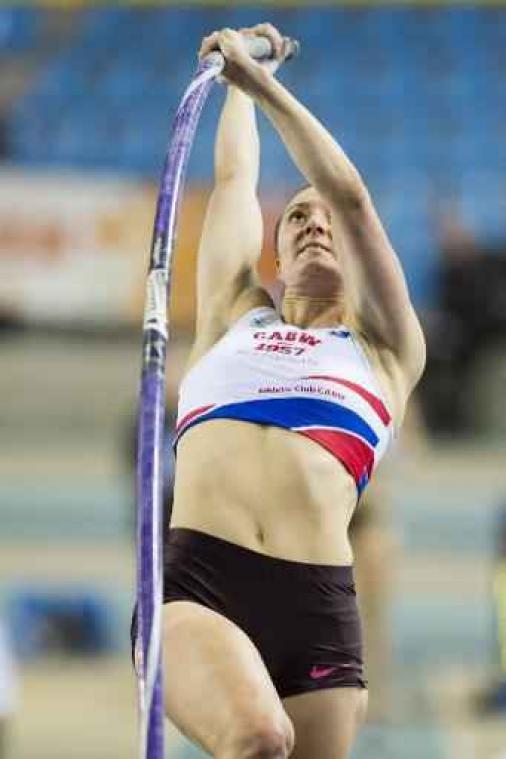 Fanny Smets verbetert Belgisch indoorrecord polsstokspringen