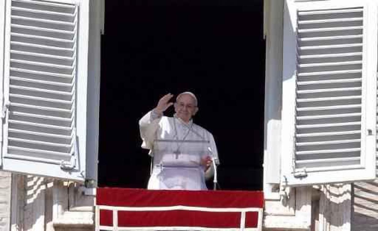 Franciscus brengt als eerste paus een bezoek aan anglicaanse kerk in Rome
