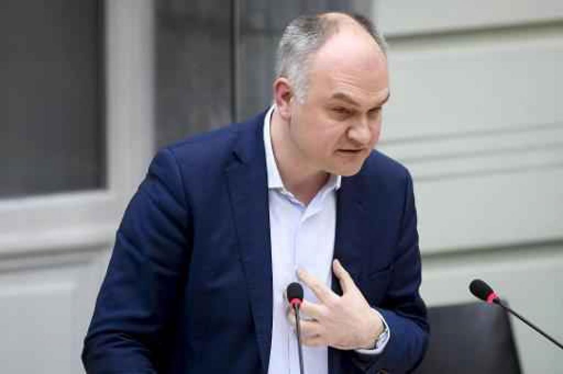 Groen en sp.a willen parlement uit reces halen