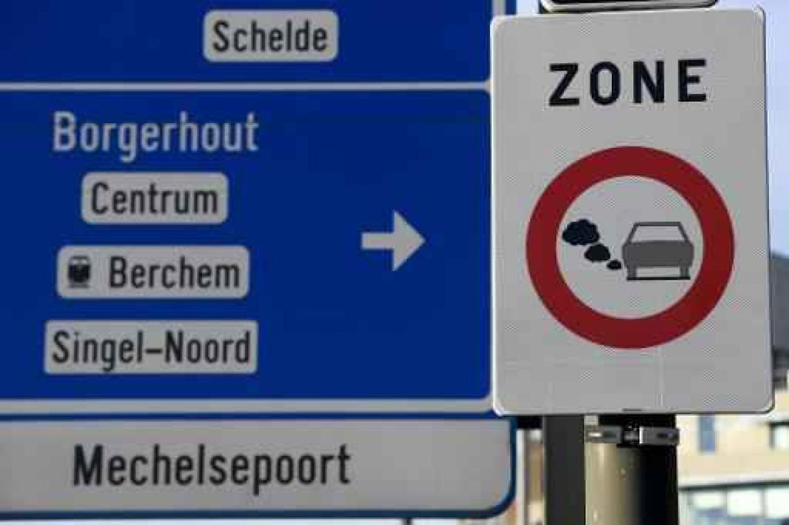 Eigenaars van oldtimers willen Antwerpen en Vlaanderen in gebreke stellen voor invoering lage-emissiezone