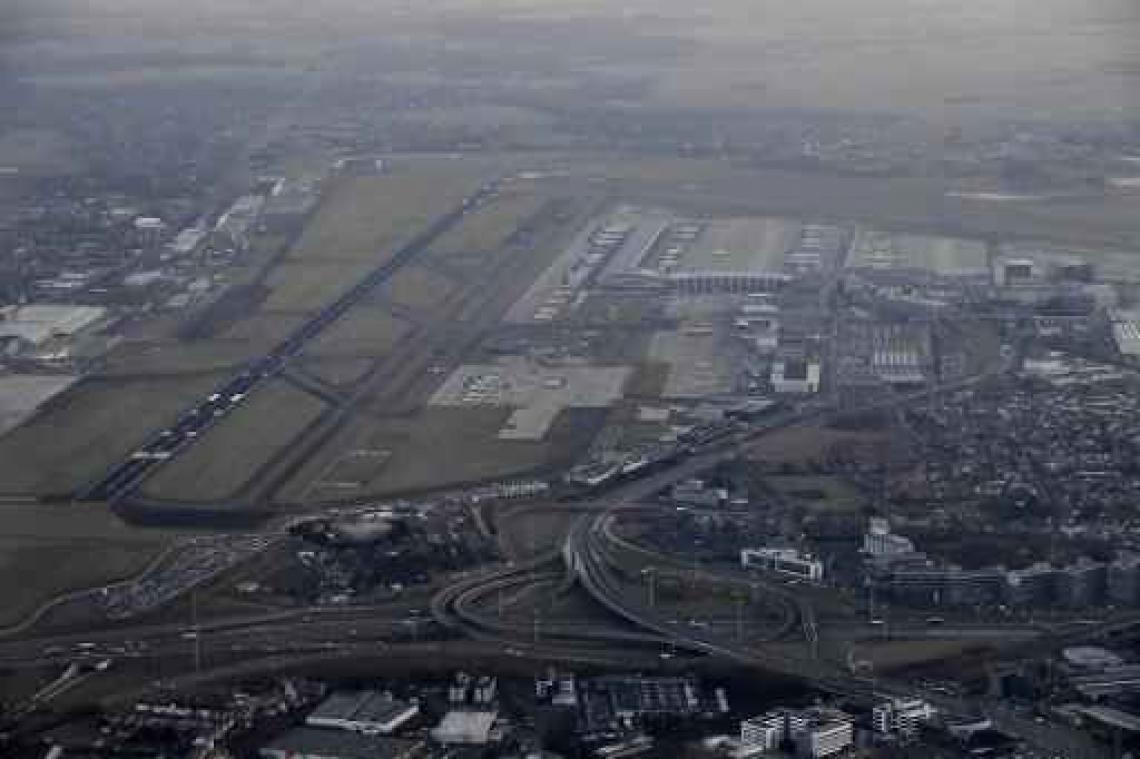 Politie zet spotters in voor veiligheid luchthaven