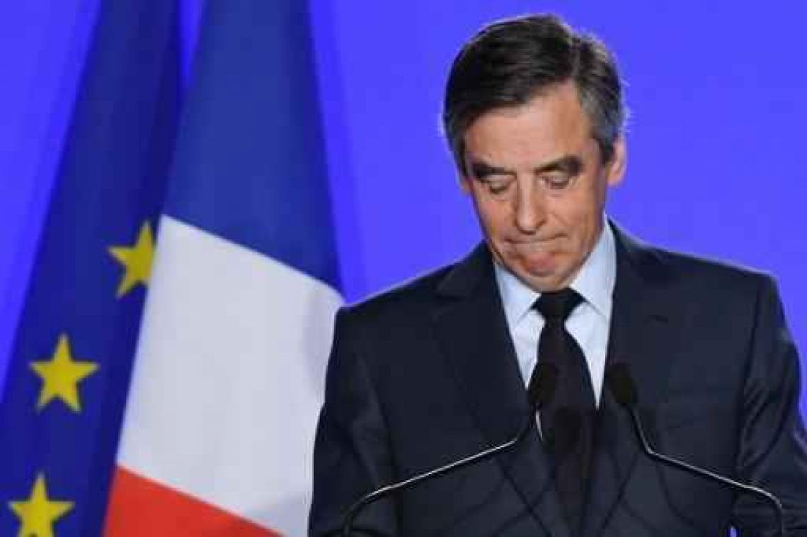 Twee adjunct-directeurs van campagne Fillon stappen op