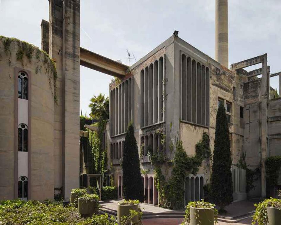 Architect bouwt fabriek om tot multifunctioneel verblijf