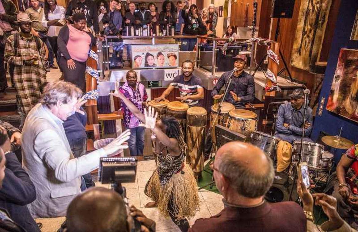 Kuumba brengt culturen samen in Matongéwijk