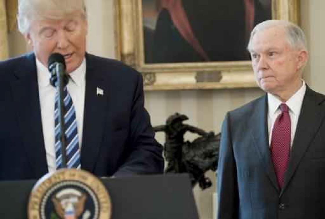 Trump veroordeelt "heksenjacht" van Democraten tegen Sessions