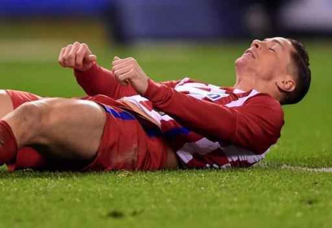 Fernando Torres stelt fans gerust na harde val op het veld van Deportivo