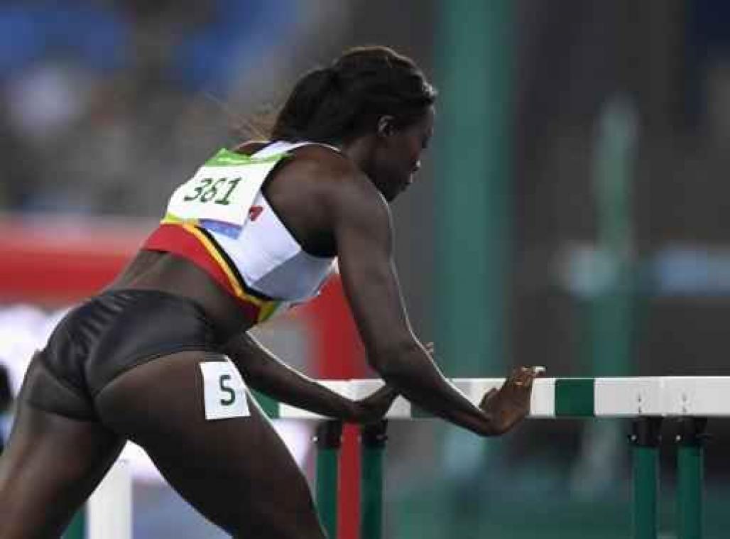 EK atletiek indoor - Anne Zagré ontsnapt aan diskwalificatie en gaat door naar de halve finales