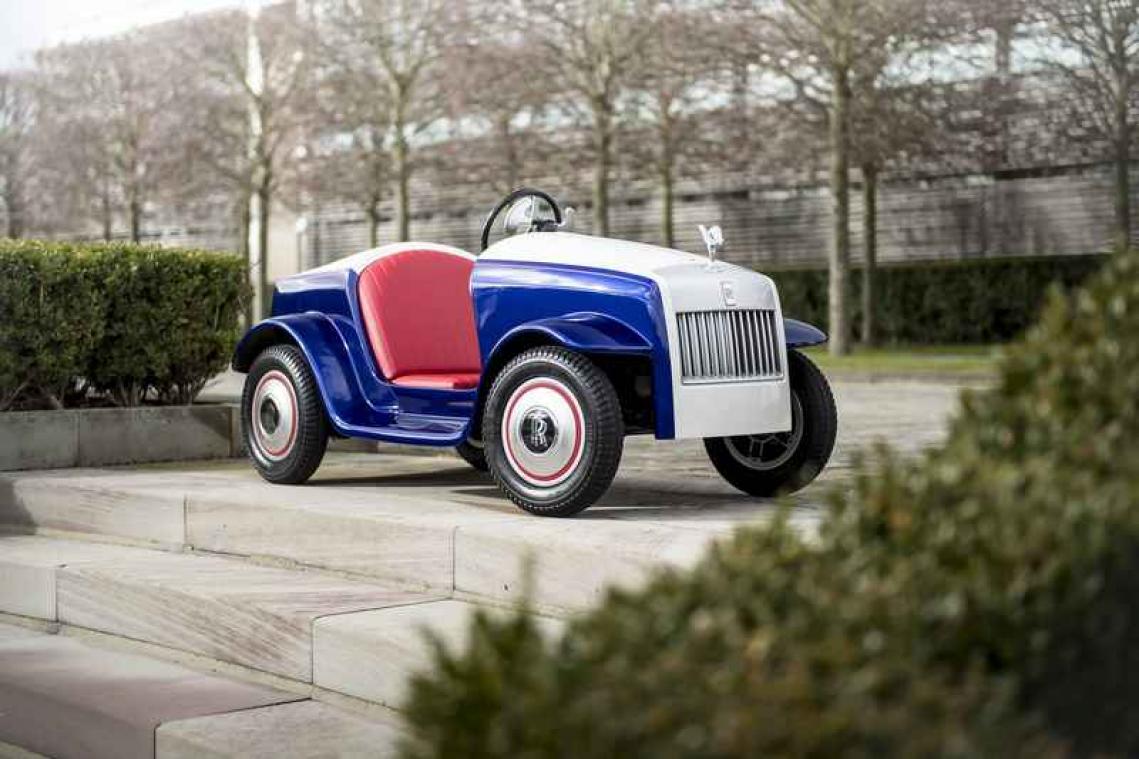 Rolls-Royce schenkt kinderziekenhuis een unieke luxewagen