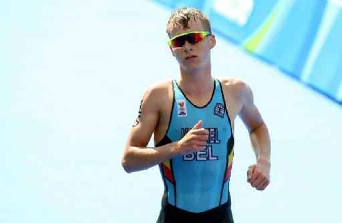 Triatleet Marten Van Riel minstens drie maanden buiten strijd