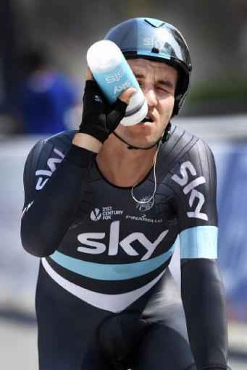 Kwiatkowski is Van Avermaet en Wellens te snel af in Strade Bianche