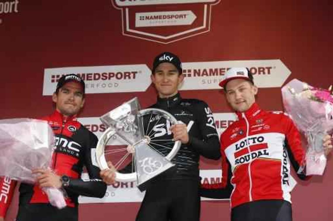 Strade Bianche - Van Avermaet stoort zich aan motoren