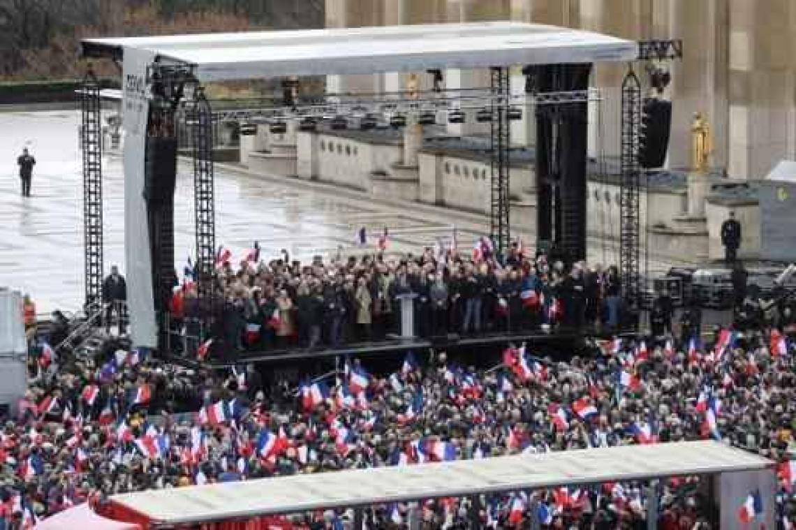 François Fillon vraagt politieke familie om steun