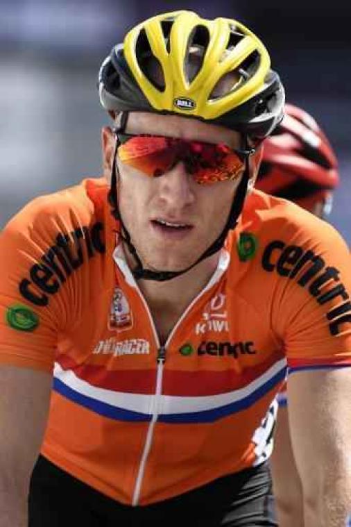 Jos van Emden klopt Silvan Dillier in Ichtegem