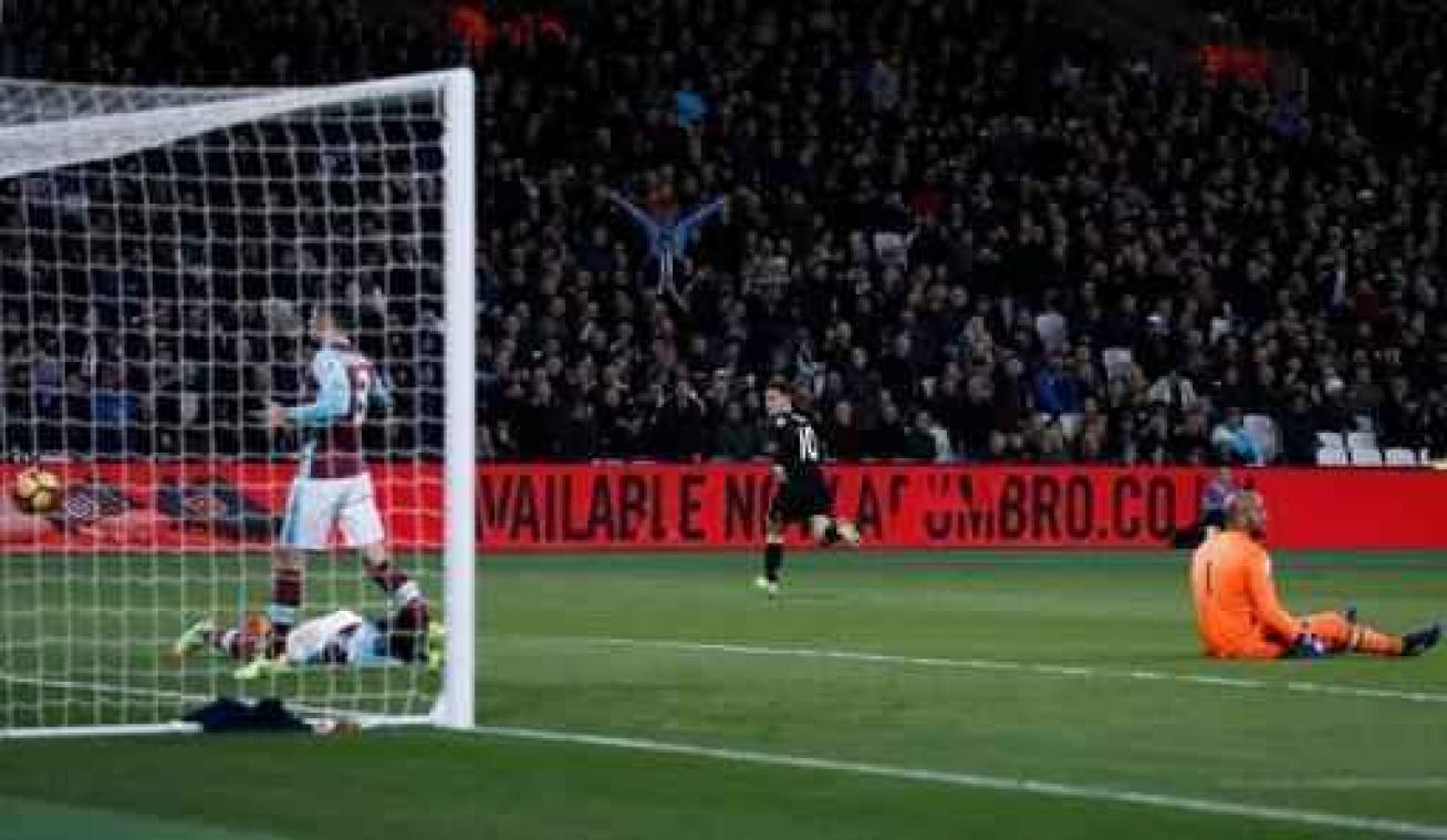 Belgen in het buitenland - Eden Hazard zet Chelsea op weg naar 1-2 zege bij West Ham