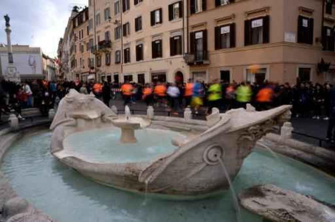 Fonteinen Rome opgeknapt als goedmaker wangedrag Feyenoordsupporters