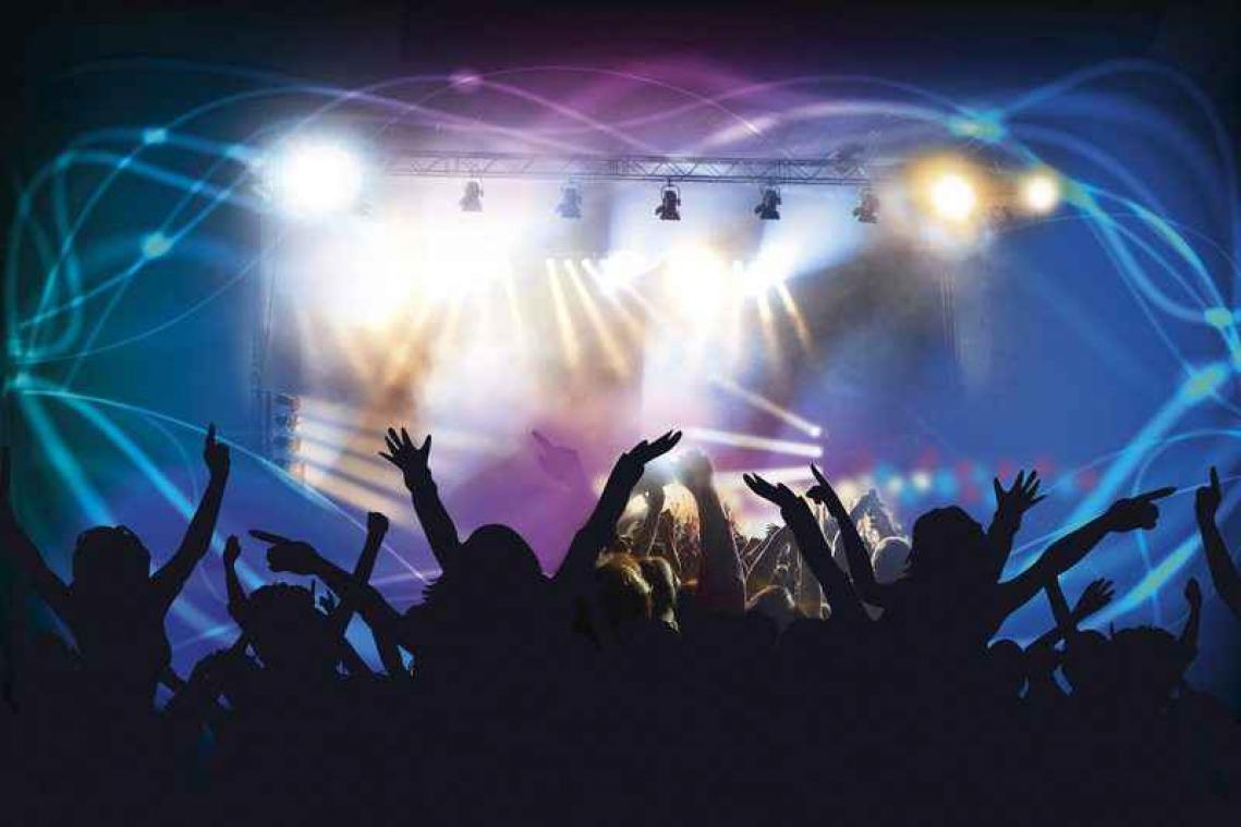 Eerste dag- en nachtclub in Parijs