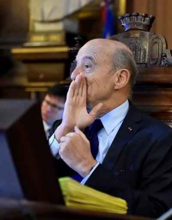 Alain Juppé belooft steun aan François Fillon