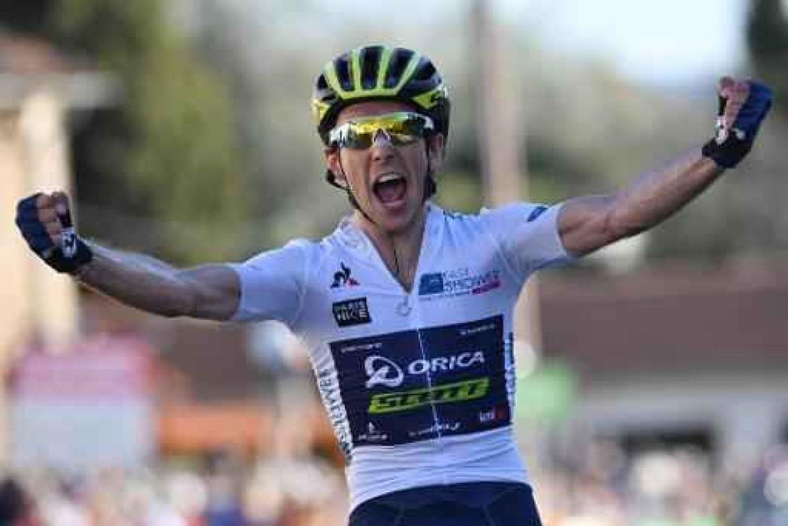 Simon Yates wint eerste bergrit in Parijs-Nice