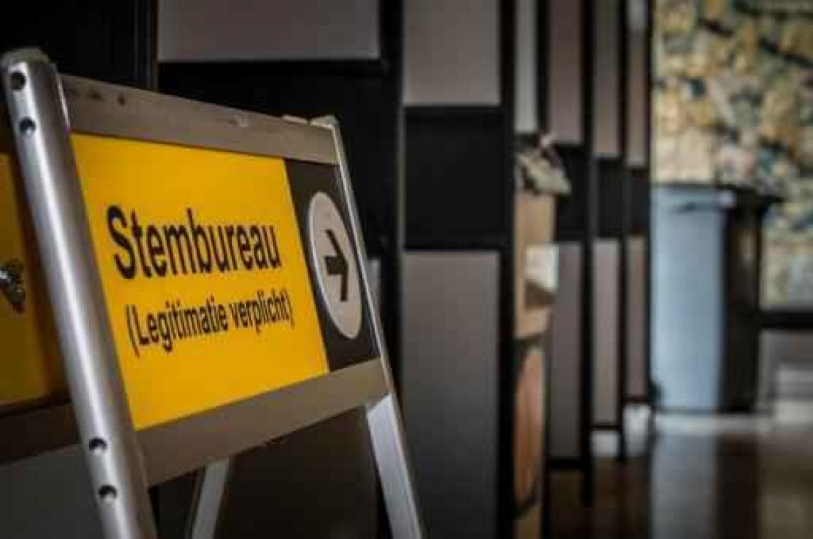 Nederlandse verkiezingen - Eerste stembureaus al om middernacht geopend