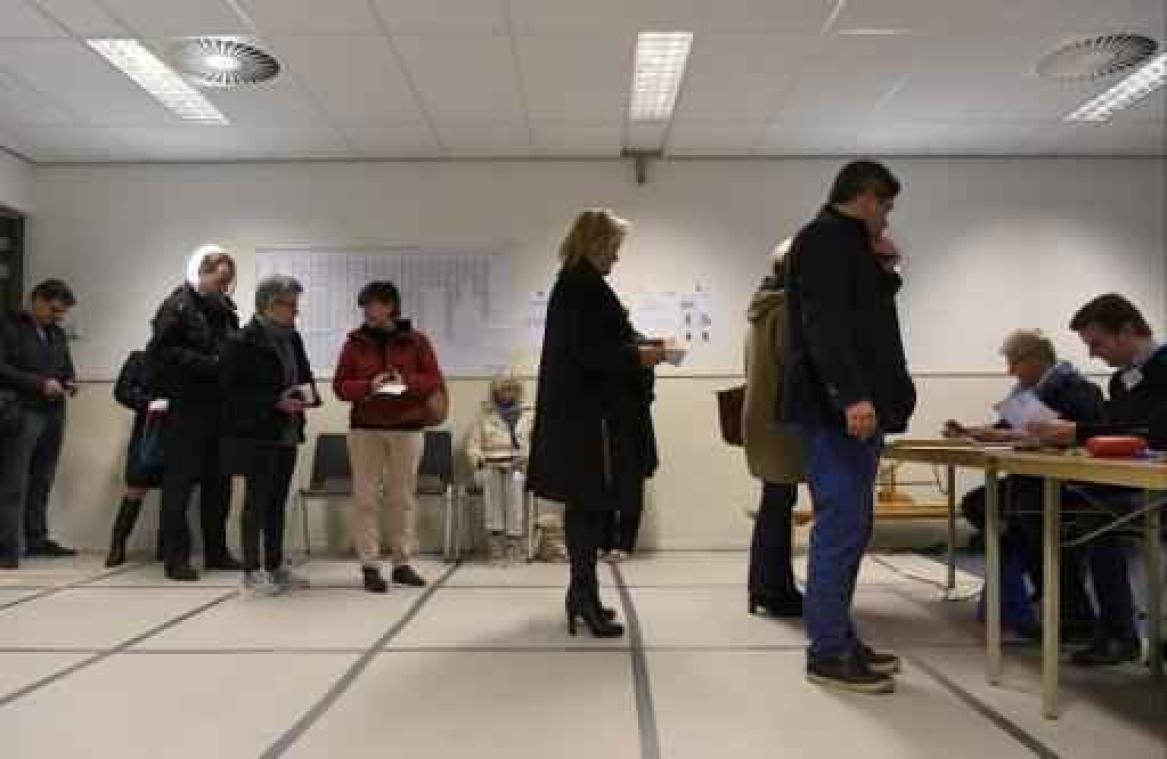 Opkomst bij Nederlandse verkiezingen ligt hoog