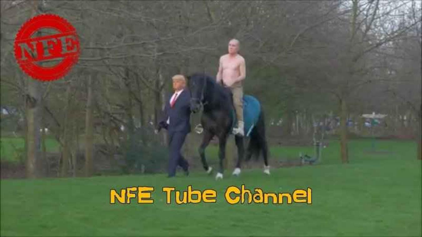 Trump en Poetin maken topless een ommetje te paard