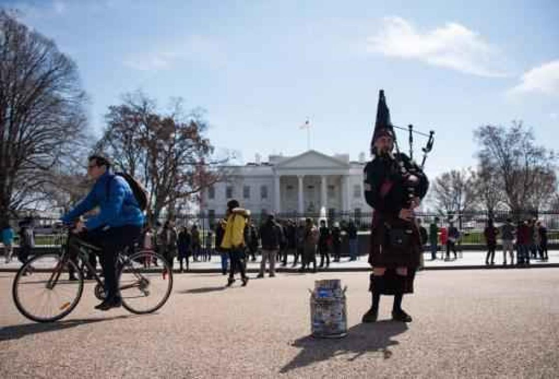 Indringer Witte Huis werd pas na kwartier gevat