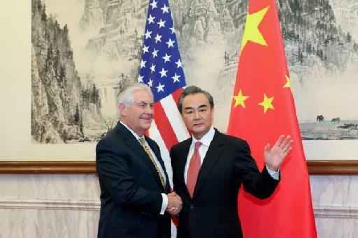 Tillerson bezoekt China in gespannen sfeer