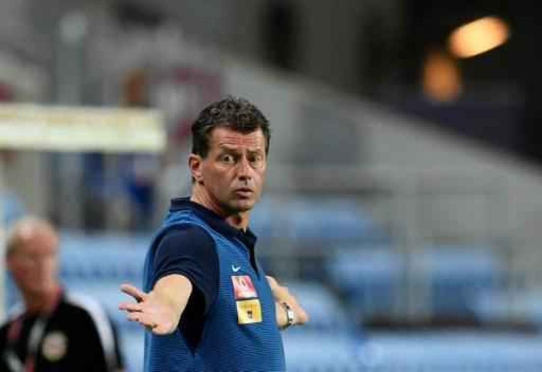 Griekse bondscoach Skibbe heeft minstens een punt nodig in Brussel