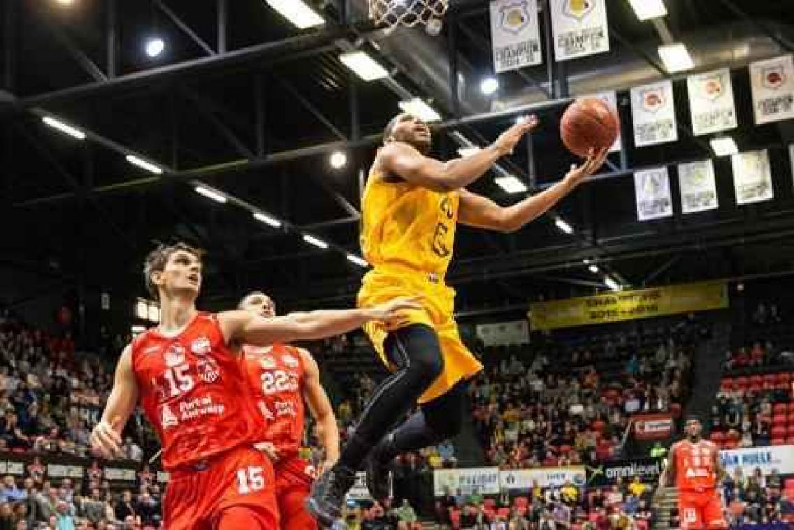 Euromillions Basket League - Oostende wint topper tegen Antwerp