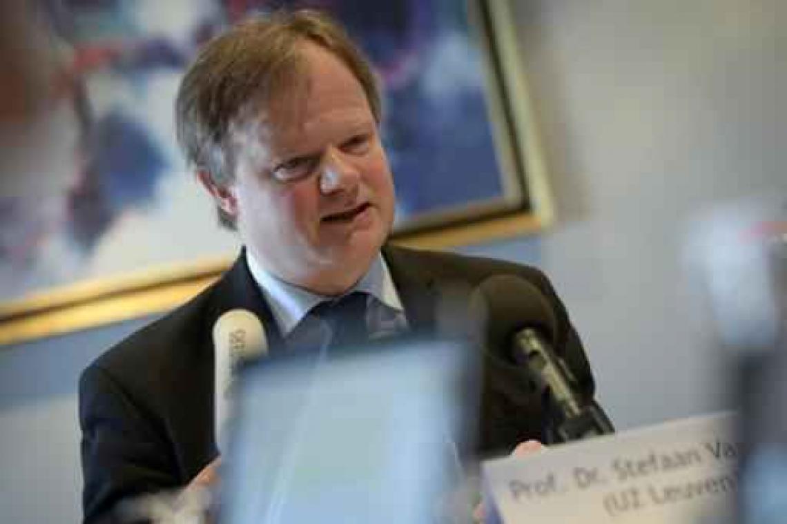 Leuvense topdokter knoeide met kankerstudies