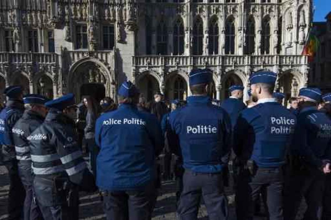 VSOA Politie trekt stakingsaanzegging in, andere bonden overwegen ze weer te activeren
