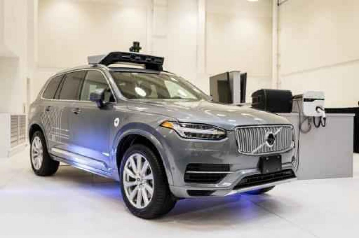 Uber brengt zelfrijdende wagens weer op straat na ongeval