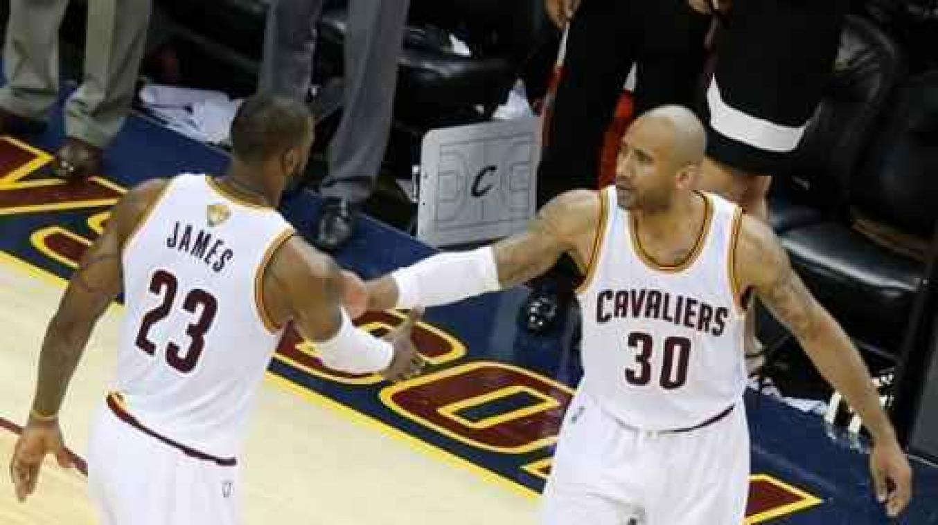 Kampioen Cleveland gaat kansloos onderuit in San Antonio