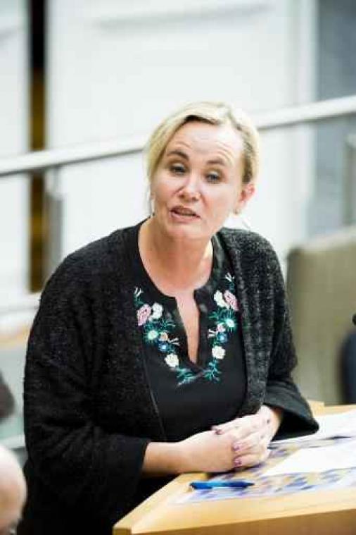 Homans wil kritische ambtenaar ontslaan - "Geen enkel overleg met minister gehad"