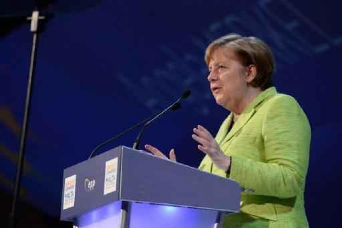 Merkel raadt vluchtelingen aan in landelijk Duitsland te wonen