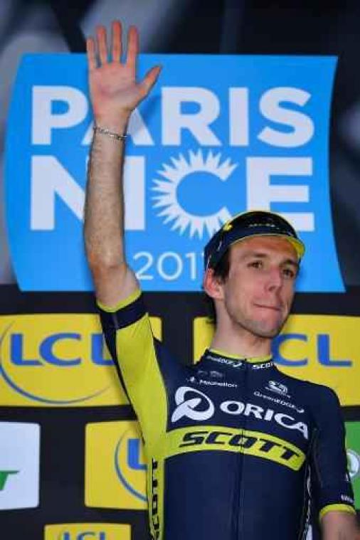 GP Indurain - Simon Yates rondt solo af