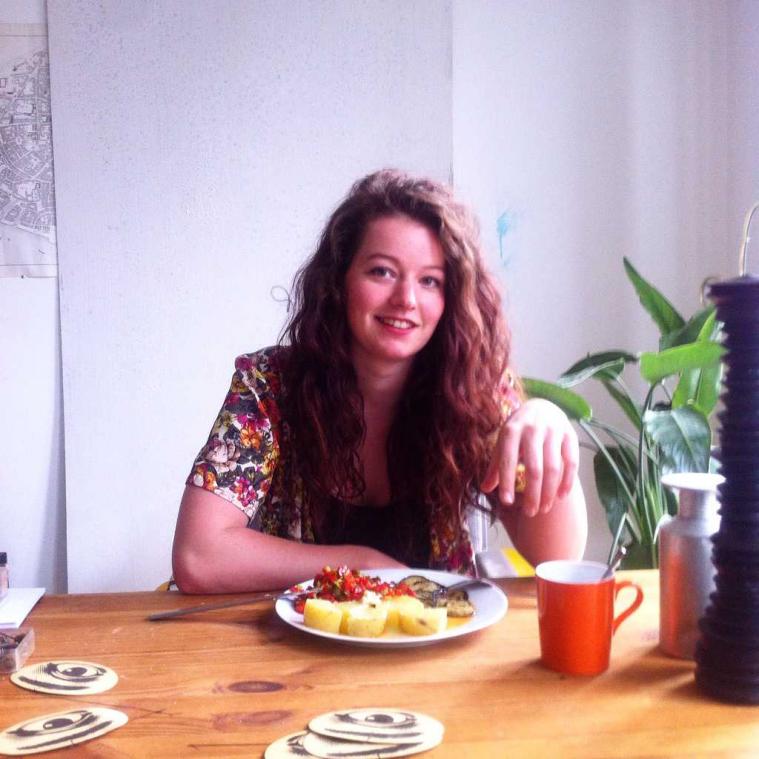 Studente overleeft op restjes