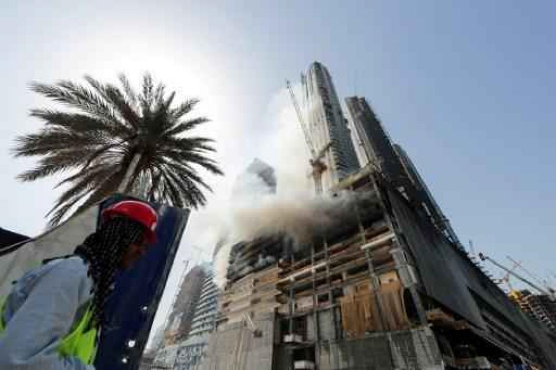 Grote brand in wolkenkrabber onder constructie in Dubai