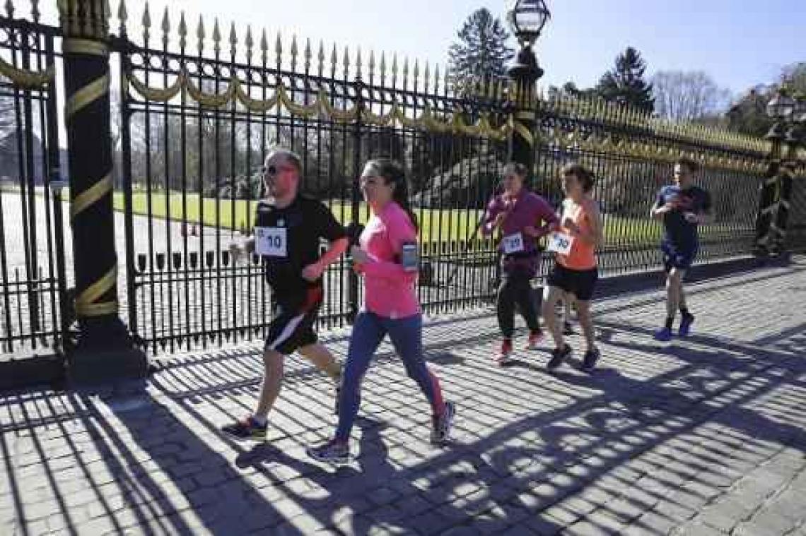 Zestigtal joggers vraagt gedeeltelijke opening van koninklijk domein Laken