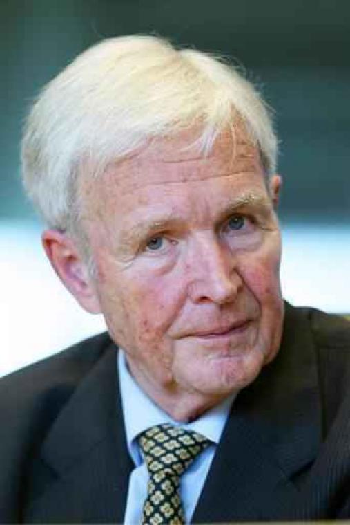 Jan Terlouw krijgt eredoctoraat van VUB