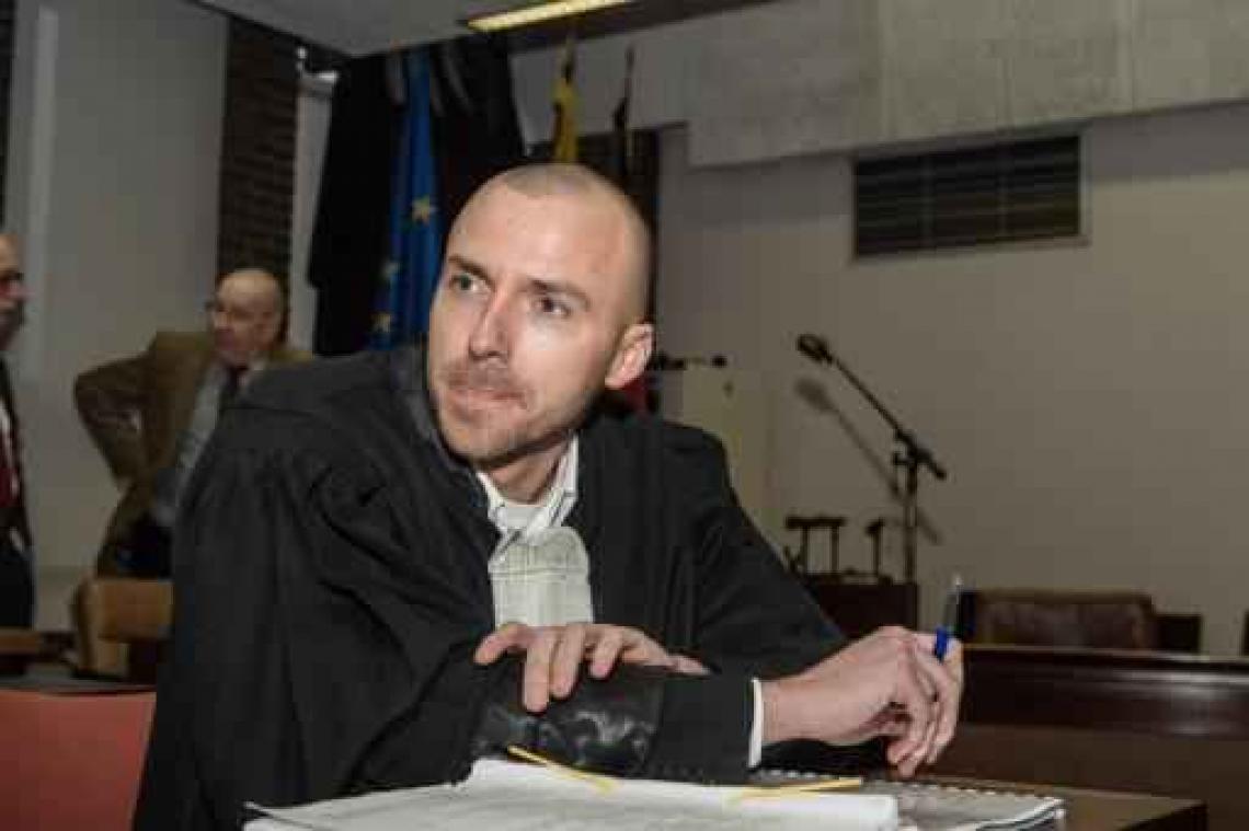 Politie valt binnen bij bekende Antwerpse strafpleiter