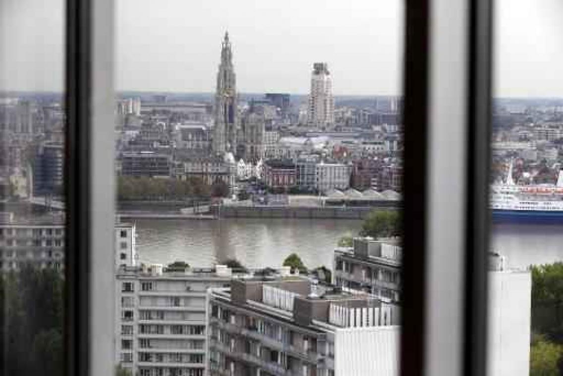 Antwerpse Boerentoren ontruimd na bommelding