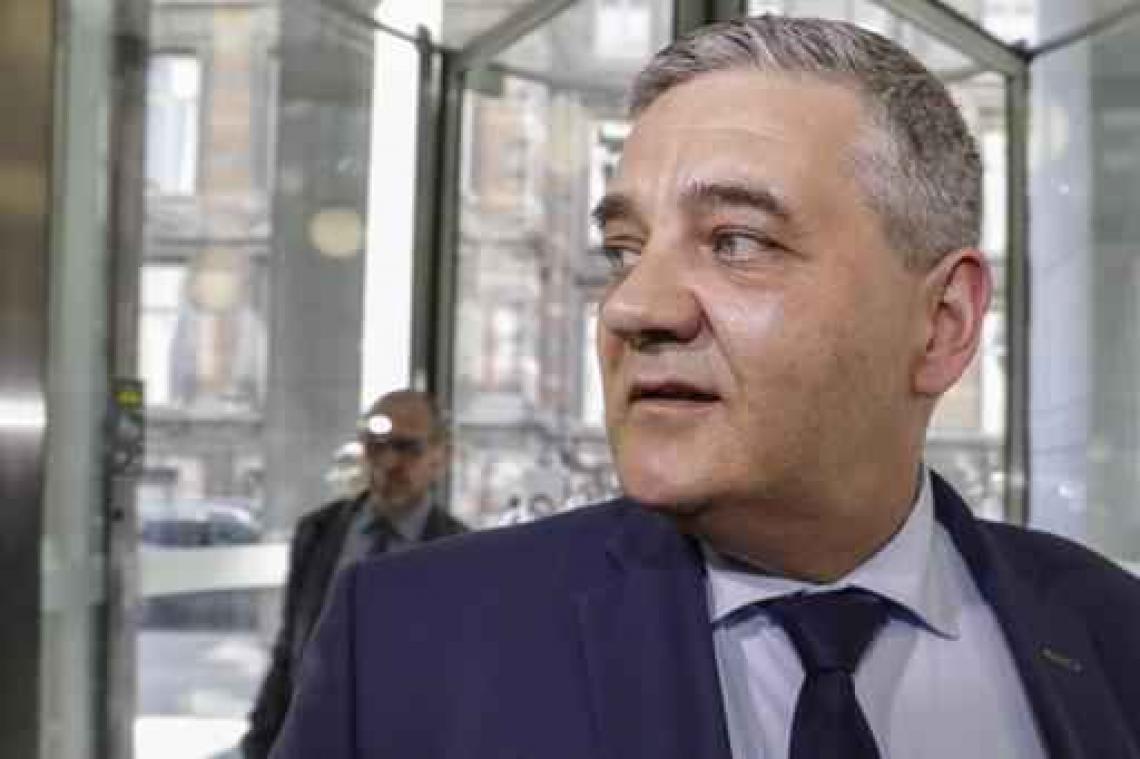 Vandeput spreekt zich niet uit over Amerikaanse aanval op Syrische luchtmachtbasis