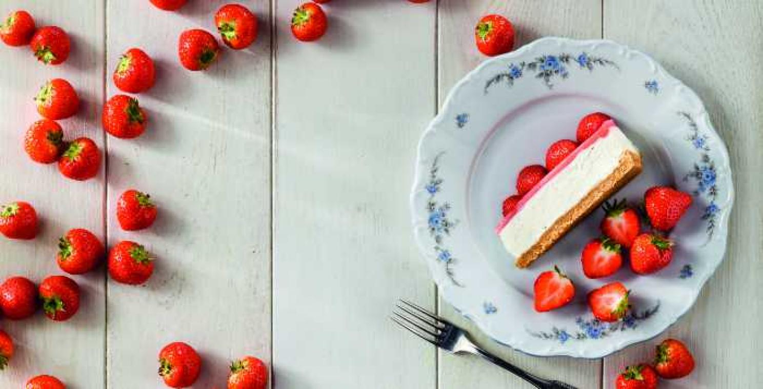 Verras je moeder met een zelfgemaakte aardbei cheesecake
