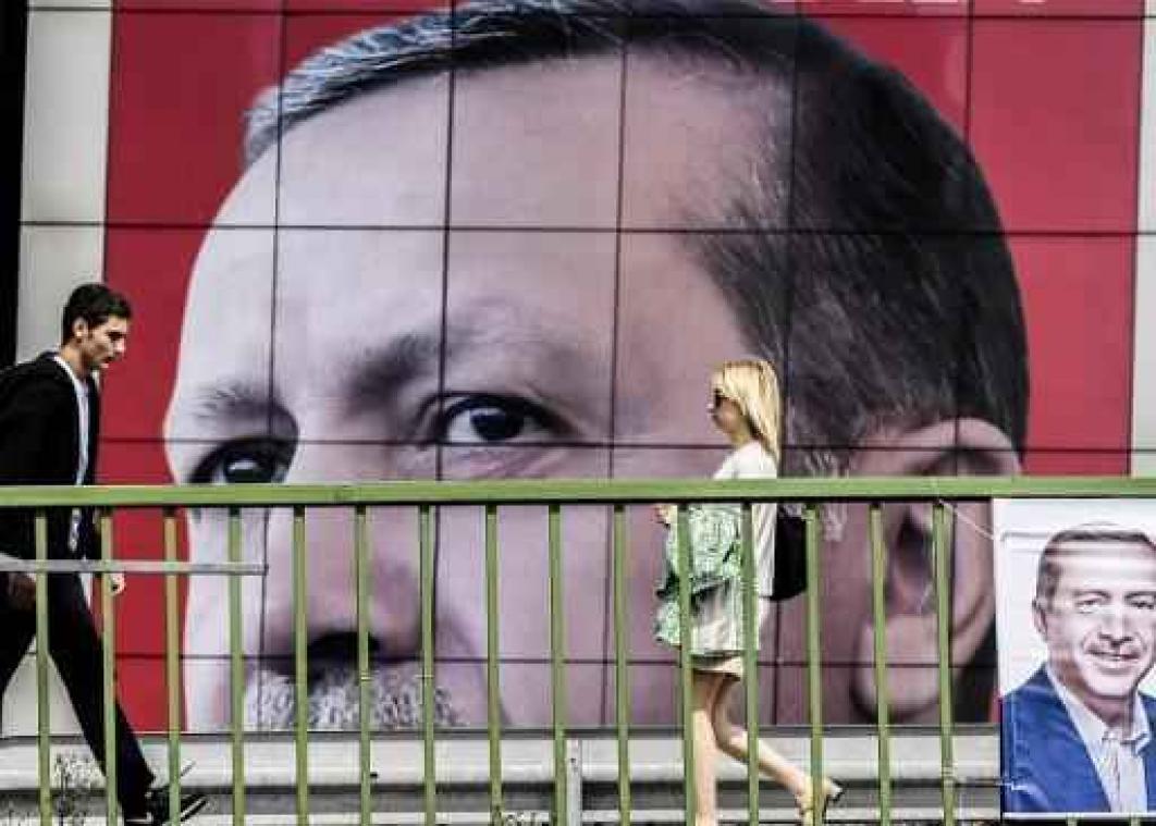 Turks referendum - Erdogan doet laatste oproep tot Turken in het buitenland