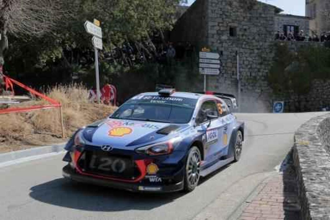 Thierry Neuville steekt eindzege op zak